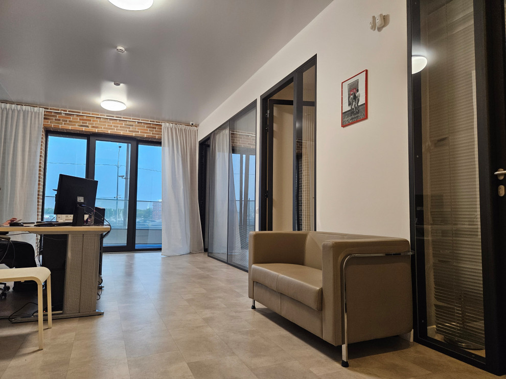 Офис в Петербурге с видом на Неву