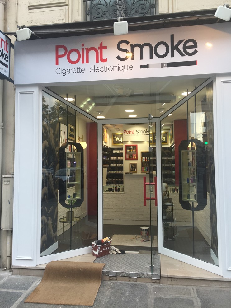 Création boutique " POINT SMOKE " rue Monge 75005 Paris.