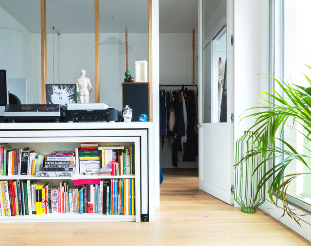 Studio transform&eacute; en 2 pi&egrave;ces modern-wohnzimmer