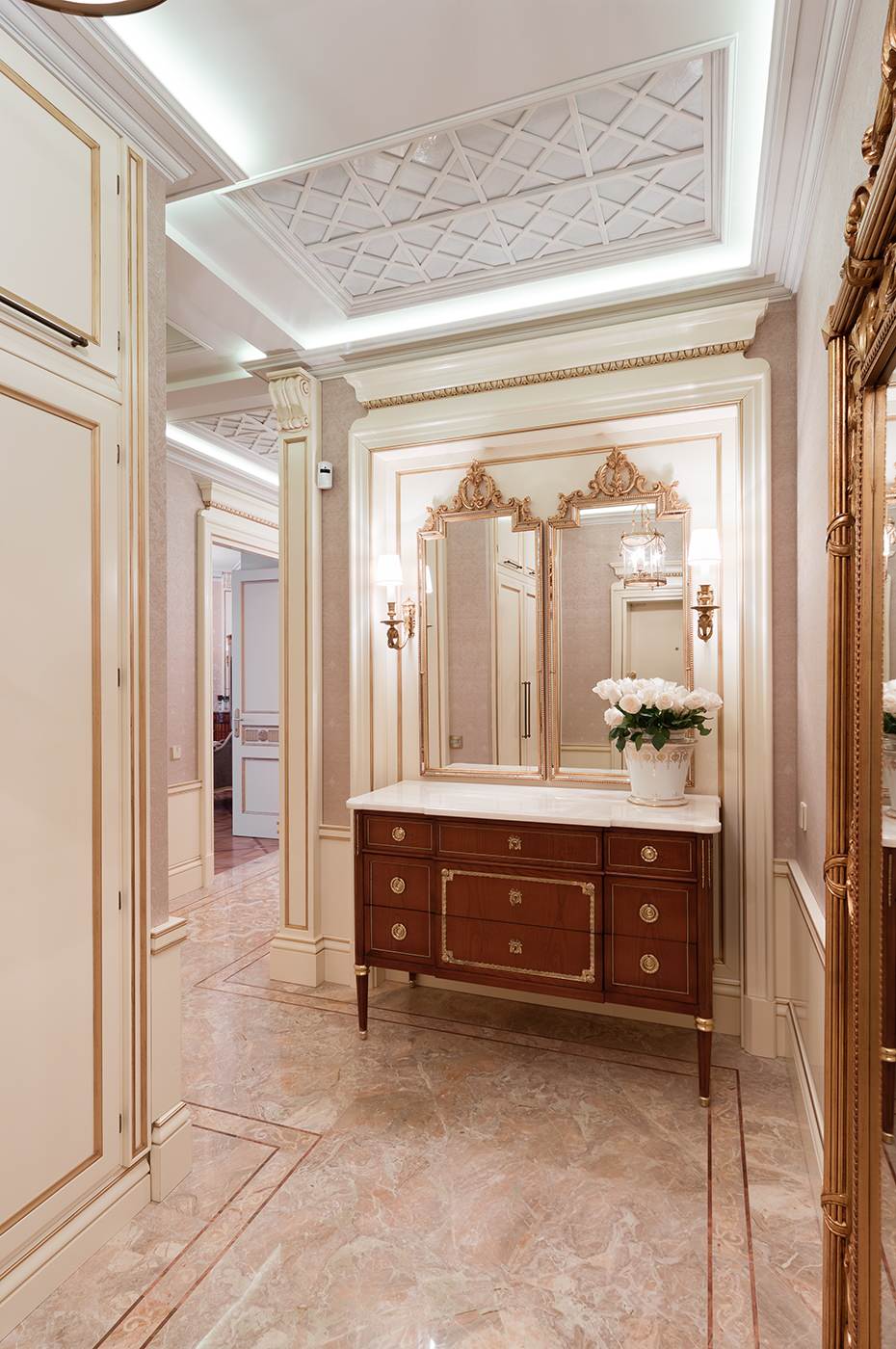 Дворцовая классика в городской квартире