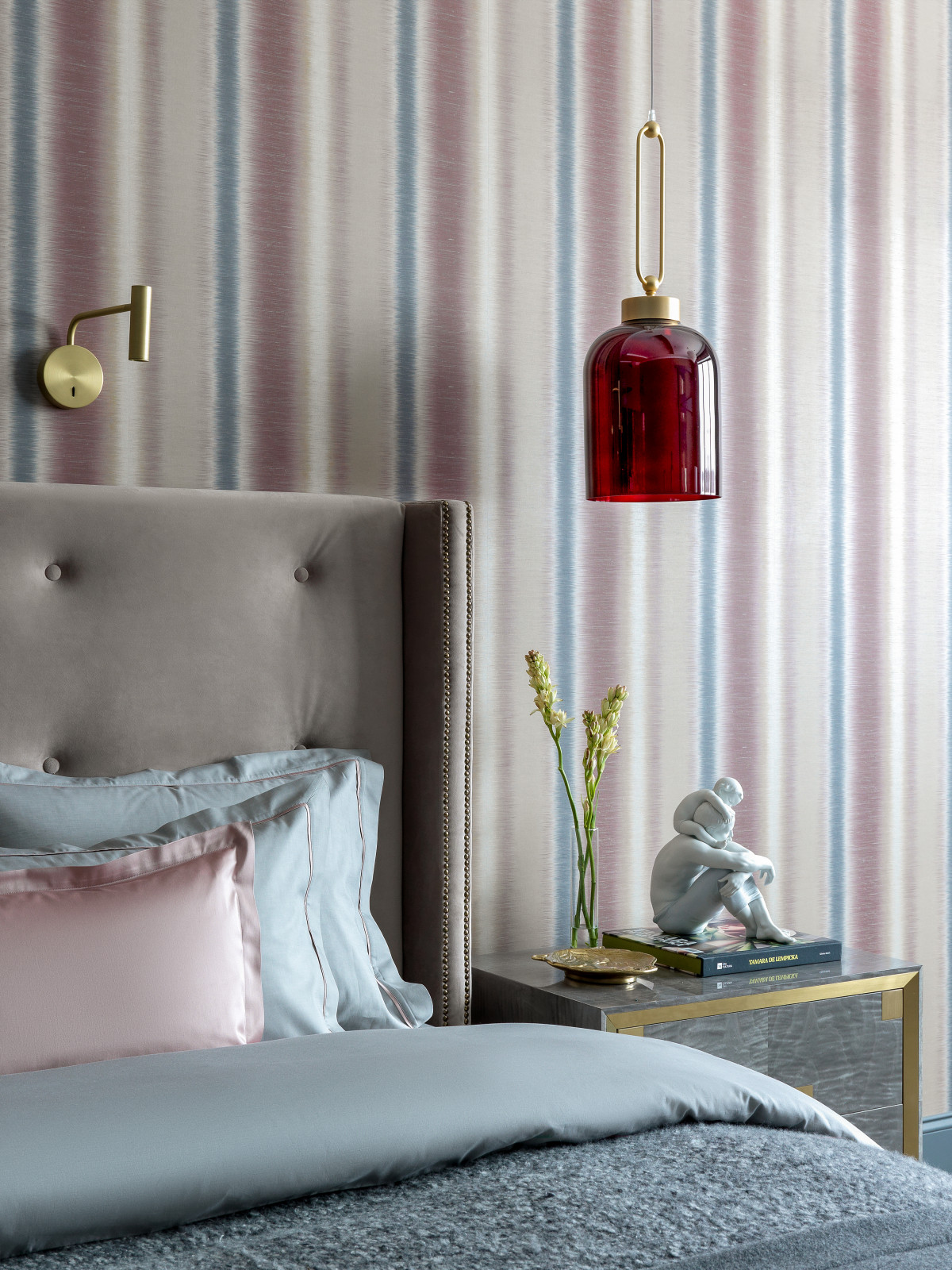 Дом для большой семьи, Графские пруды