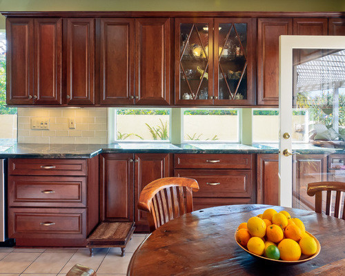 Kitchen - transitional kitchen idea in Phoenix