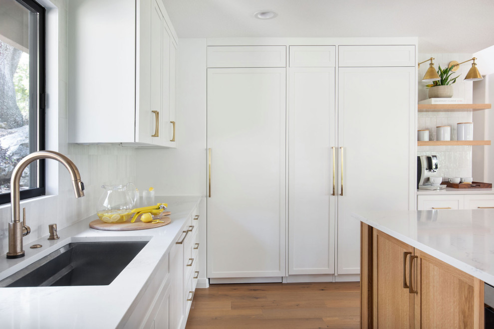 Transitional kitchen photo in Austin