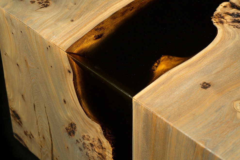 Журнальный стол-тумба из Карагача