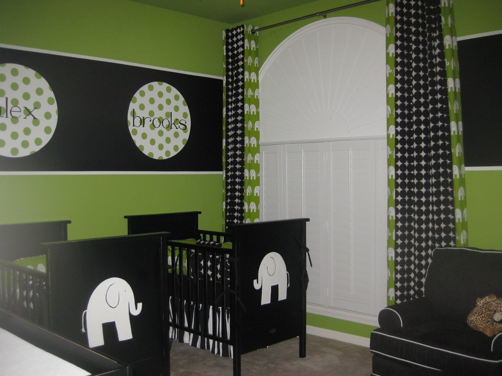 Home design - transitional home design idea in Dallas