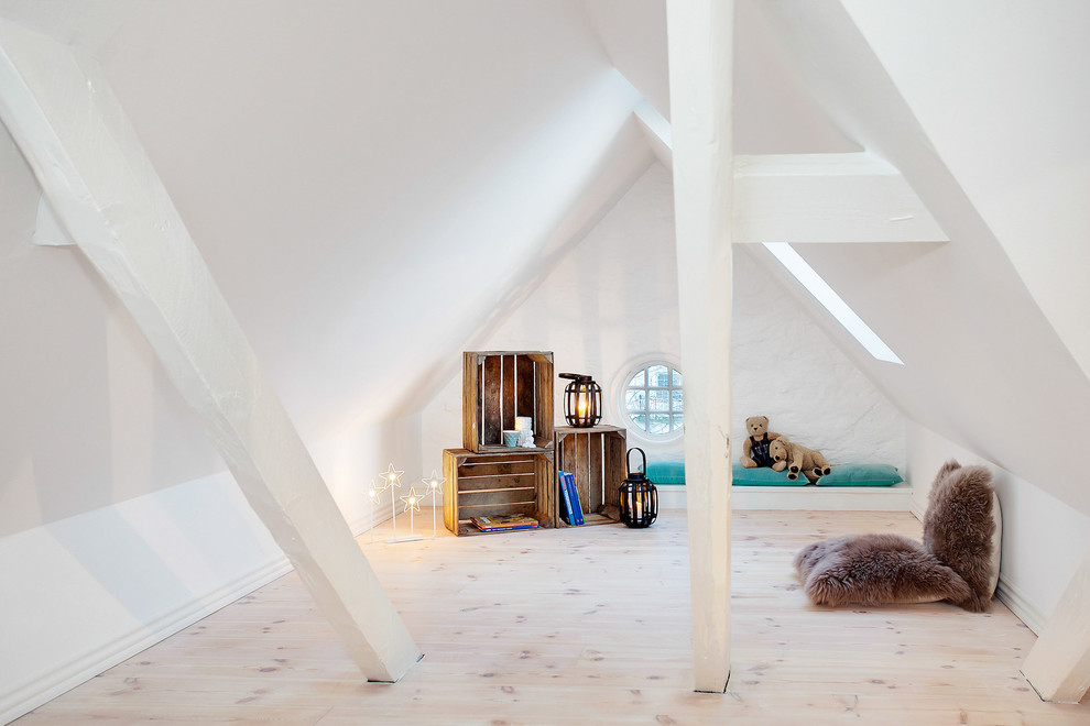 Photo of a scandinavian family room in Aarhus with beige floor.