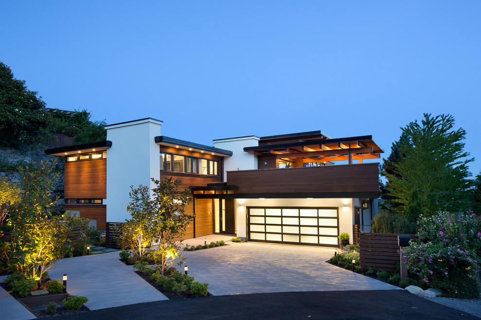 Photo of a contemporary exterior in Vancouver.