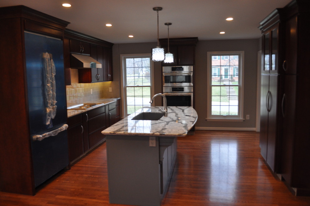 Home design - transitional home design idea in Cincinnati