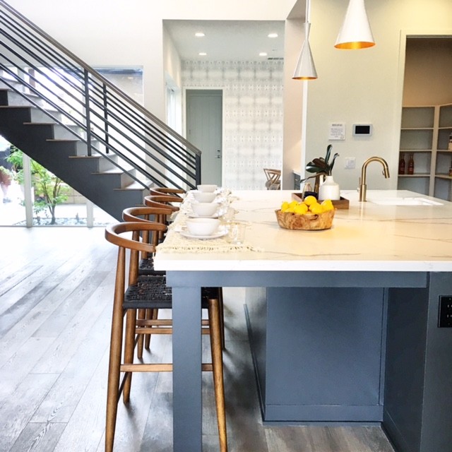 Transitional kitchen photo in Orange County