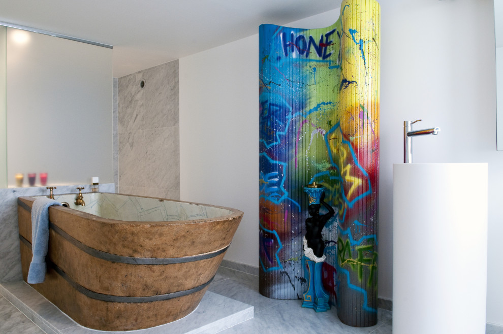 Design ideas for an eclectic bathroom in Nice.