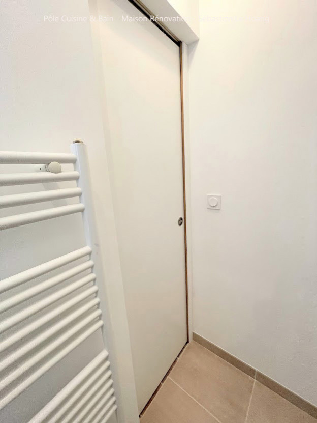SALLE D'EAU: agrandissement par la fusion de la salle d'eau & du WC