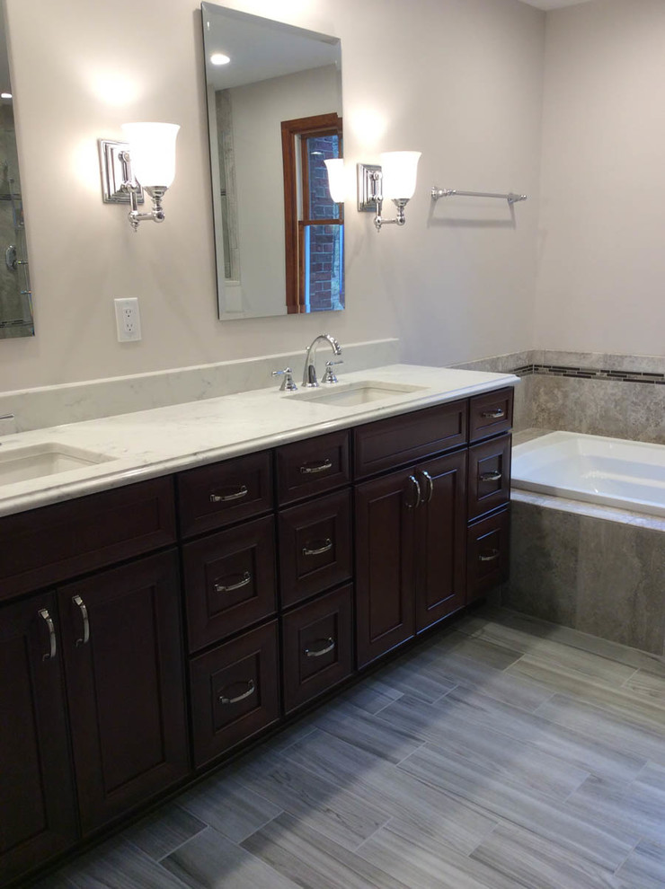 Bathroom - transitional bathroom idea