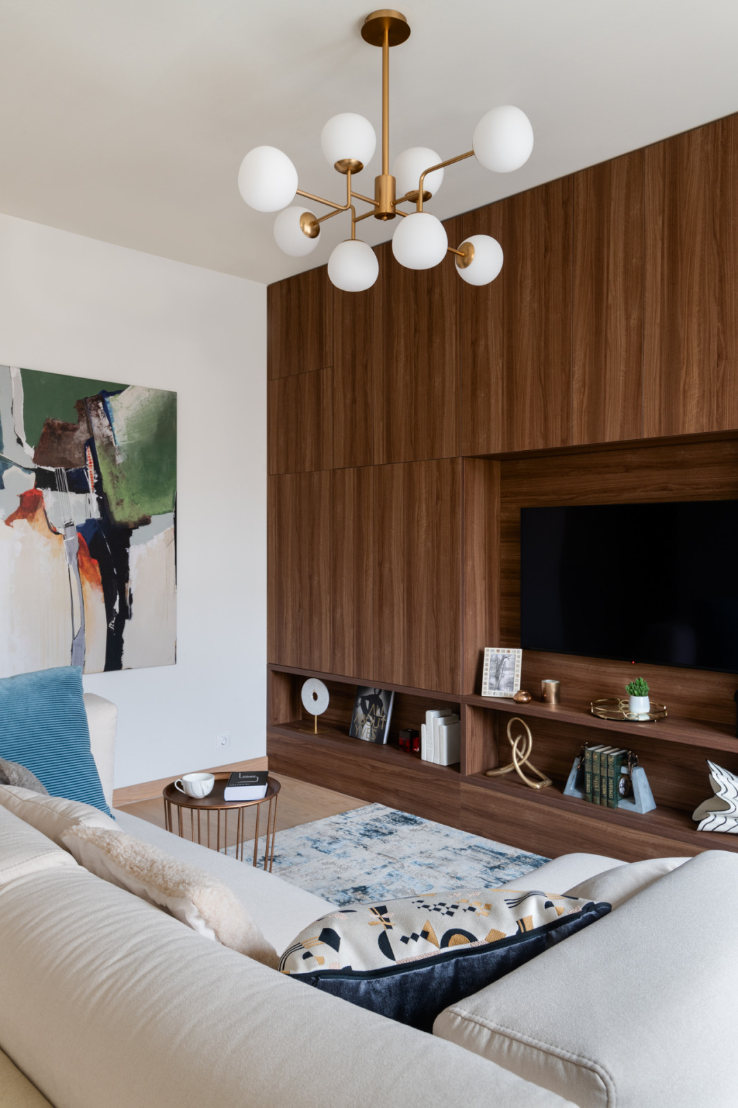 Современная квартира для молодой леди