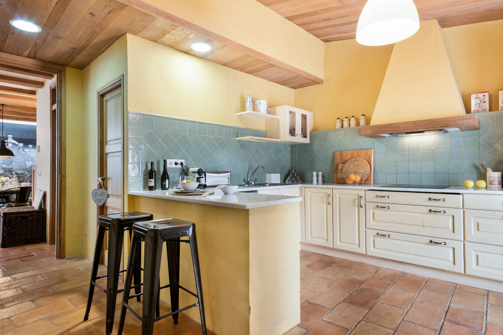 This is an example of a mediterranean kitchen in Barcelona.
