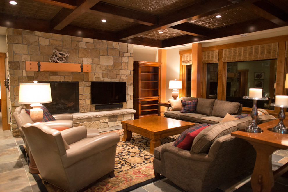 Inspiration for a rustic home design remodel in Minneapolis