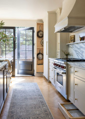 12 Custom Storage Solutions for a Clutter-Free Kitchen