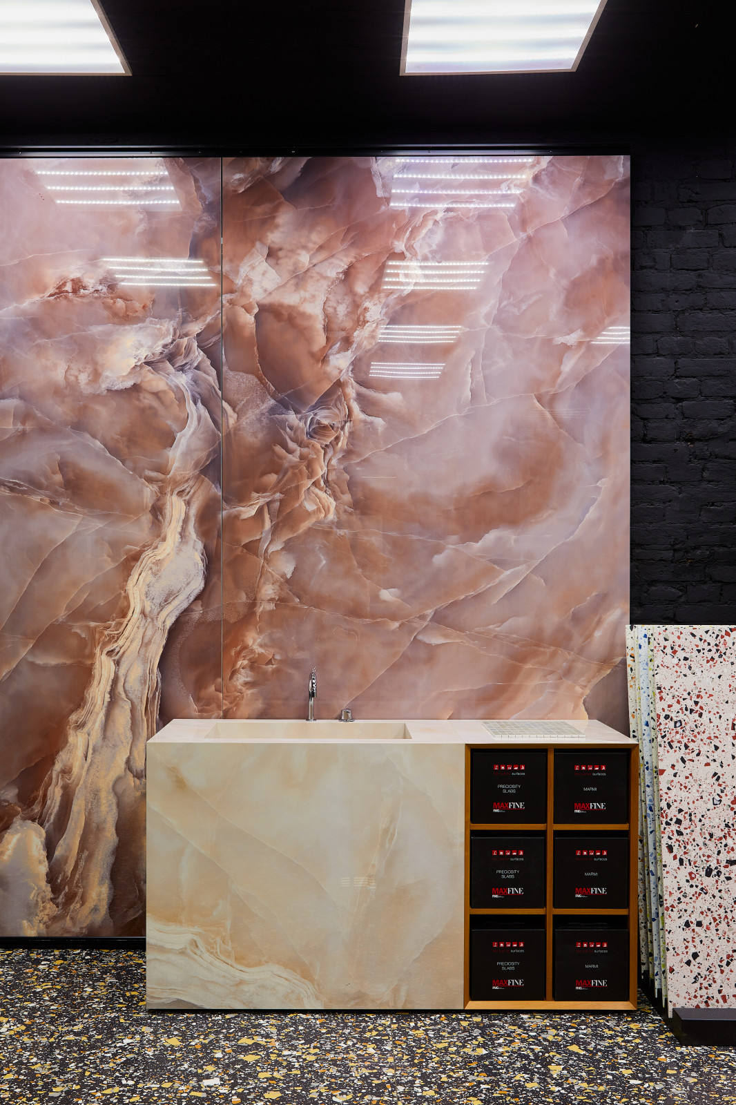 Экспозиция шоурума SpazioIris Moscow