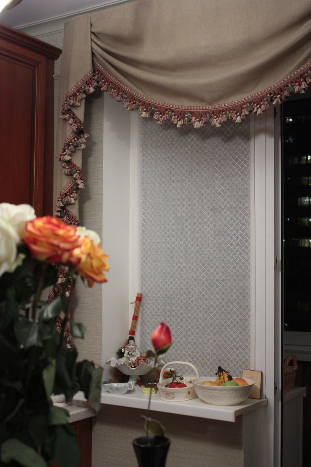 Переобивка диванов, декор окон