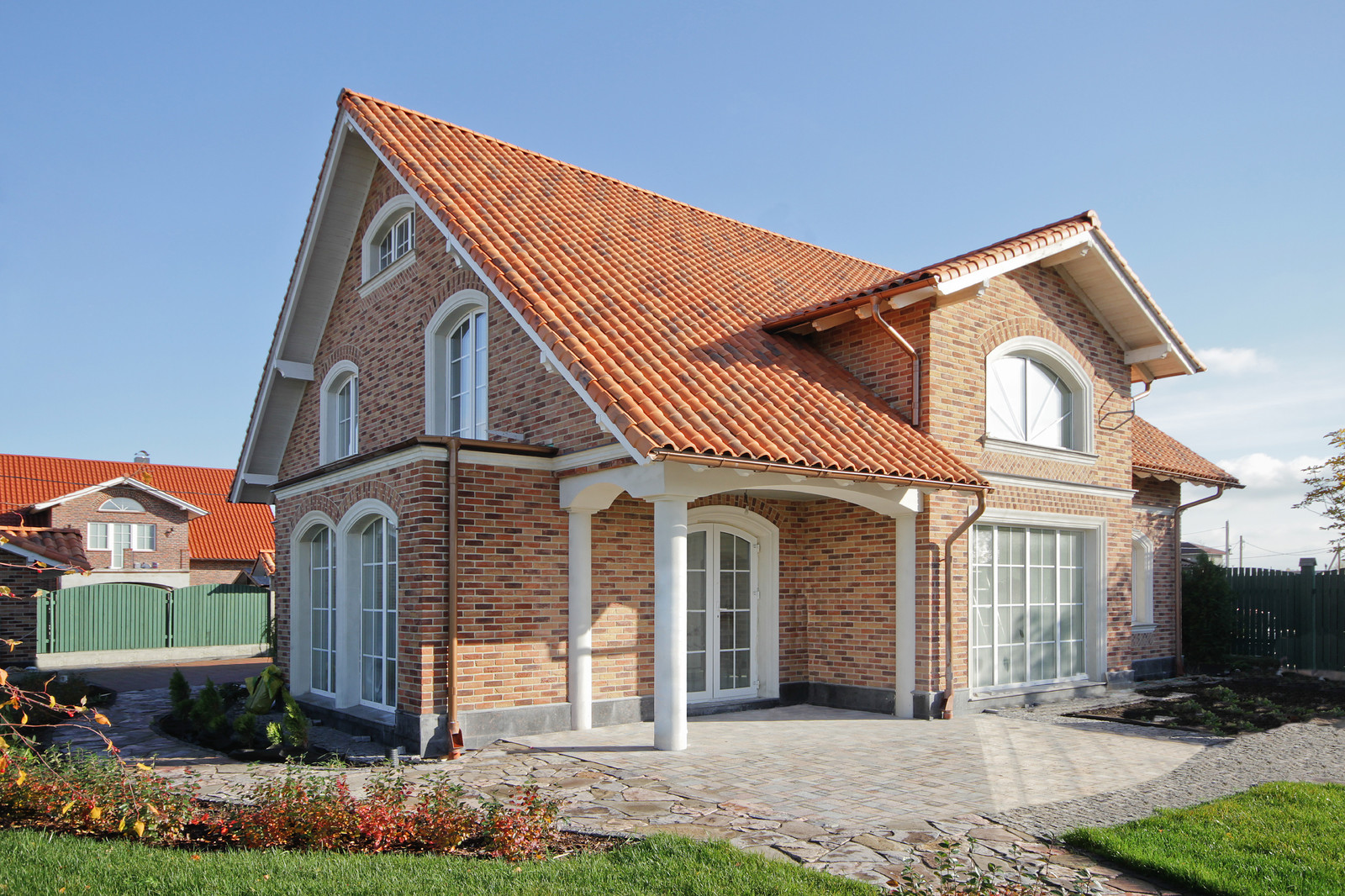 Кирпичное строительство для компании Ладный Дом