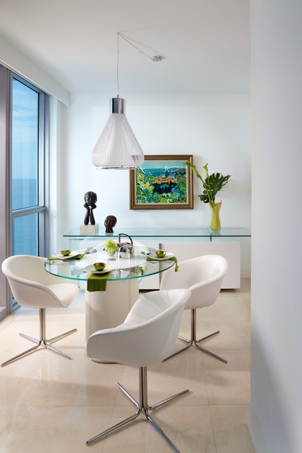 Highrise  Retreat modern-esszimmer
