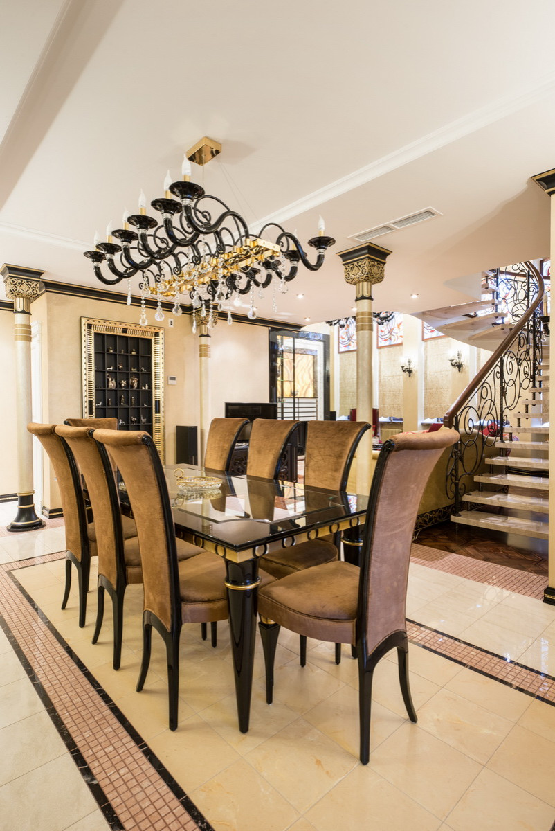 Двухуровневая квартира с камином