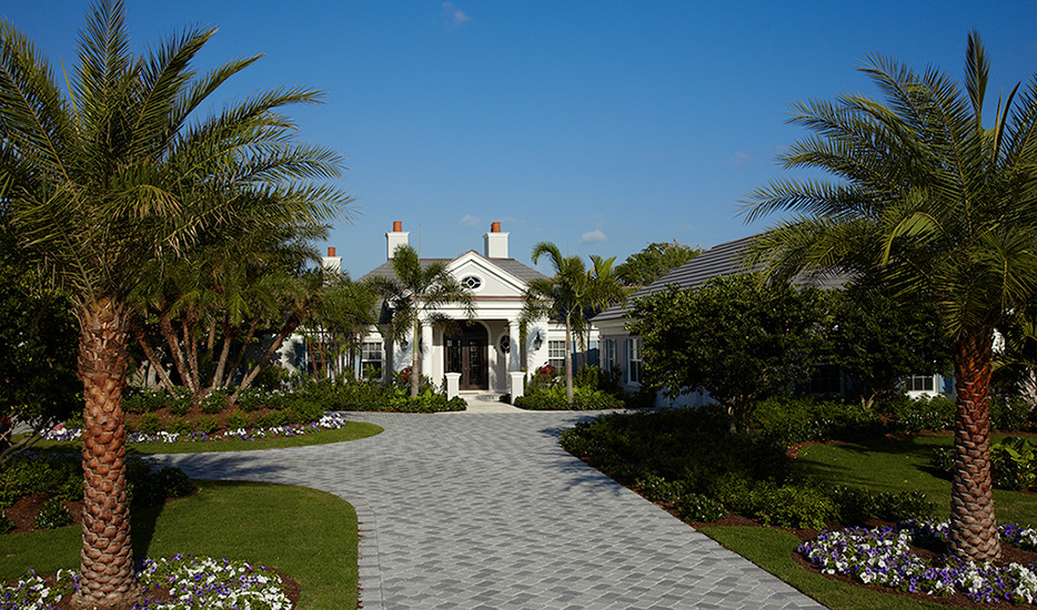 Photo of a traditional exterior in Miami.