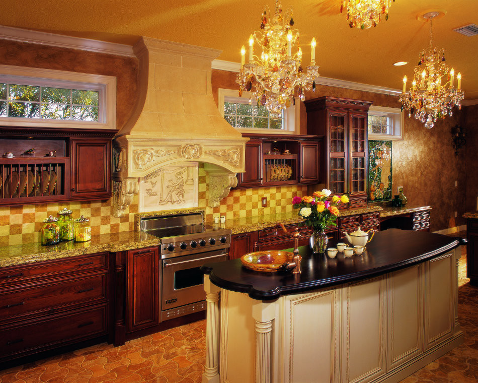 Kitchen - kitchen idea in Chicago