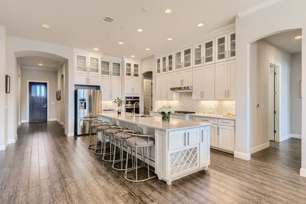 Transitional kitchen photo in Austin