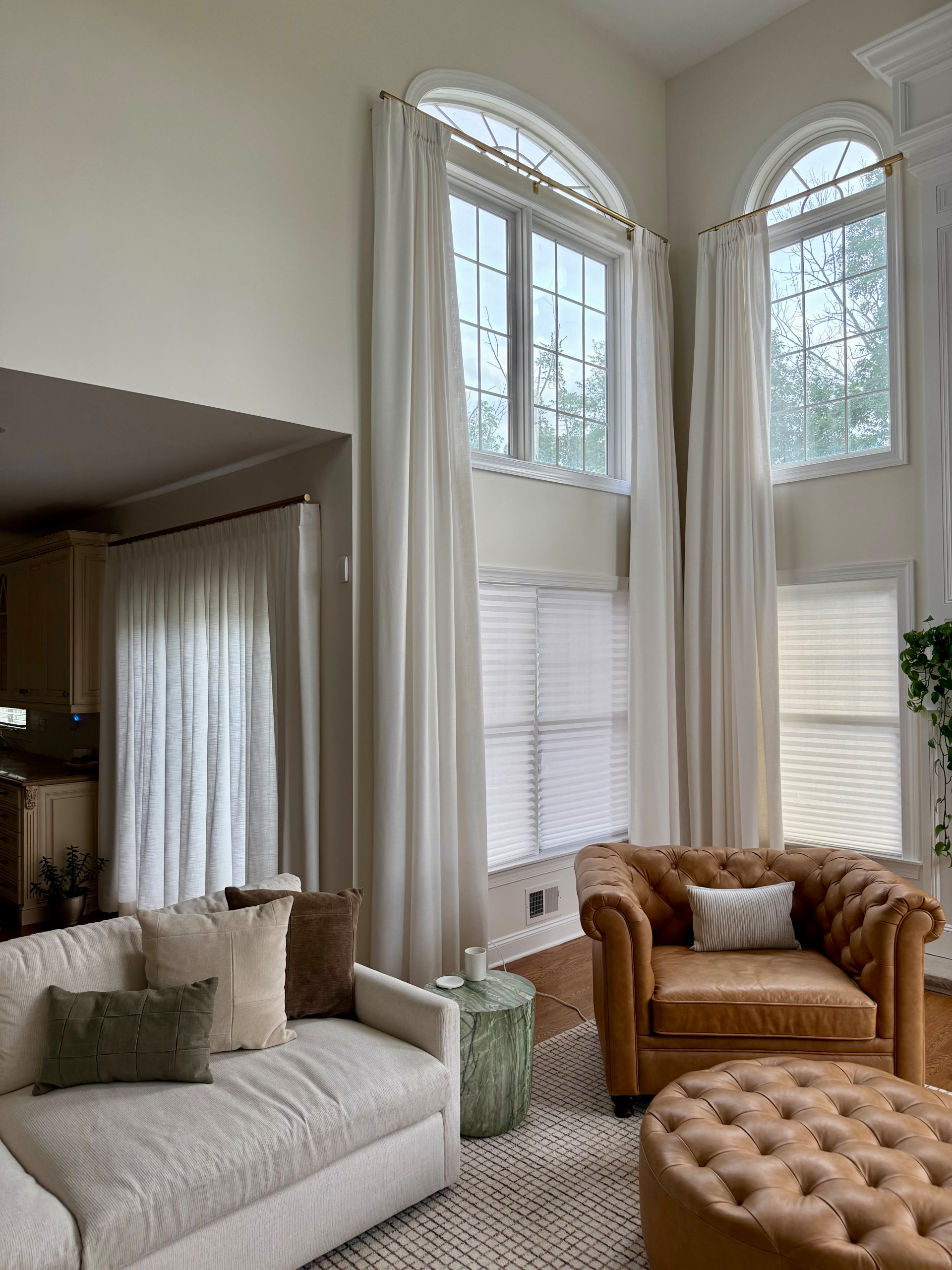 Motorized drapery panels