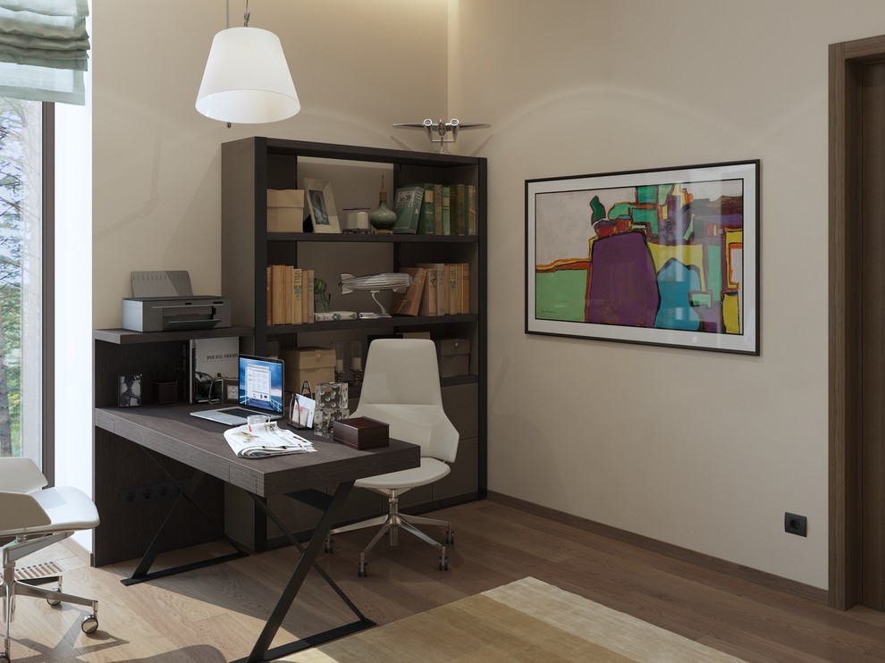 Современный дом в сосновом лесу