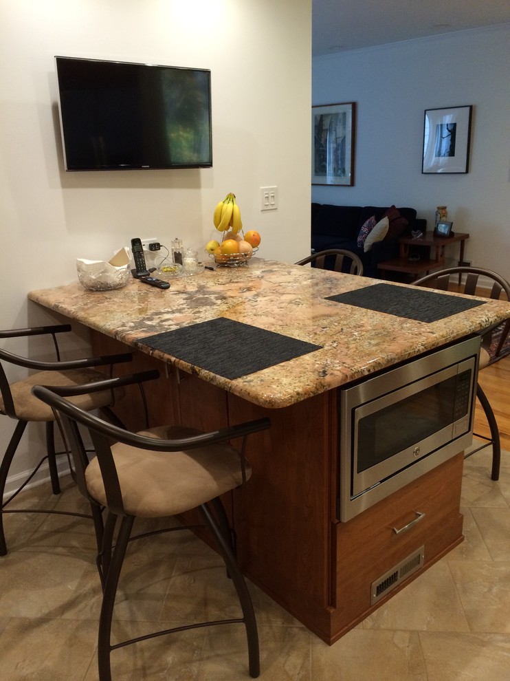 Inspiration for a transitional home design remodel in New York