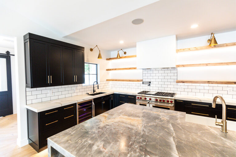 Home design - transitional home design idea in Phoenix