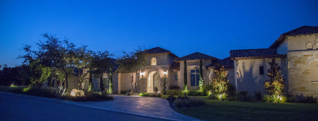 Custom Home in Bulverde traditional-garden