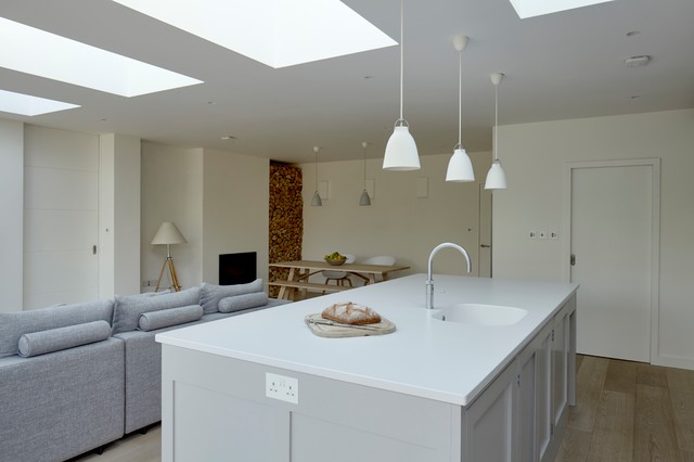 Claygate Handleless Shaker contemporaneo-cocina