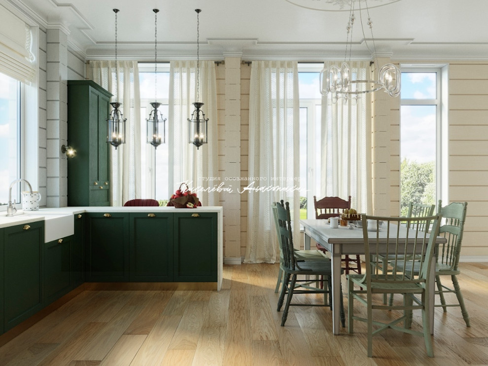 Деревянный дом в лесу