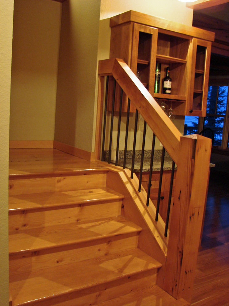 Example of a mountain style staircase design in Minneapolis