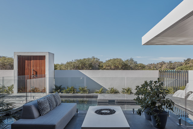 Echo Lane contemporaneo-piscina