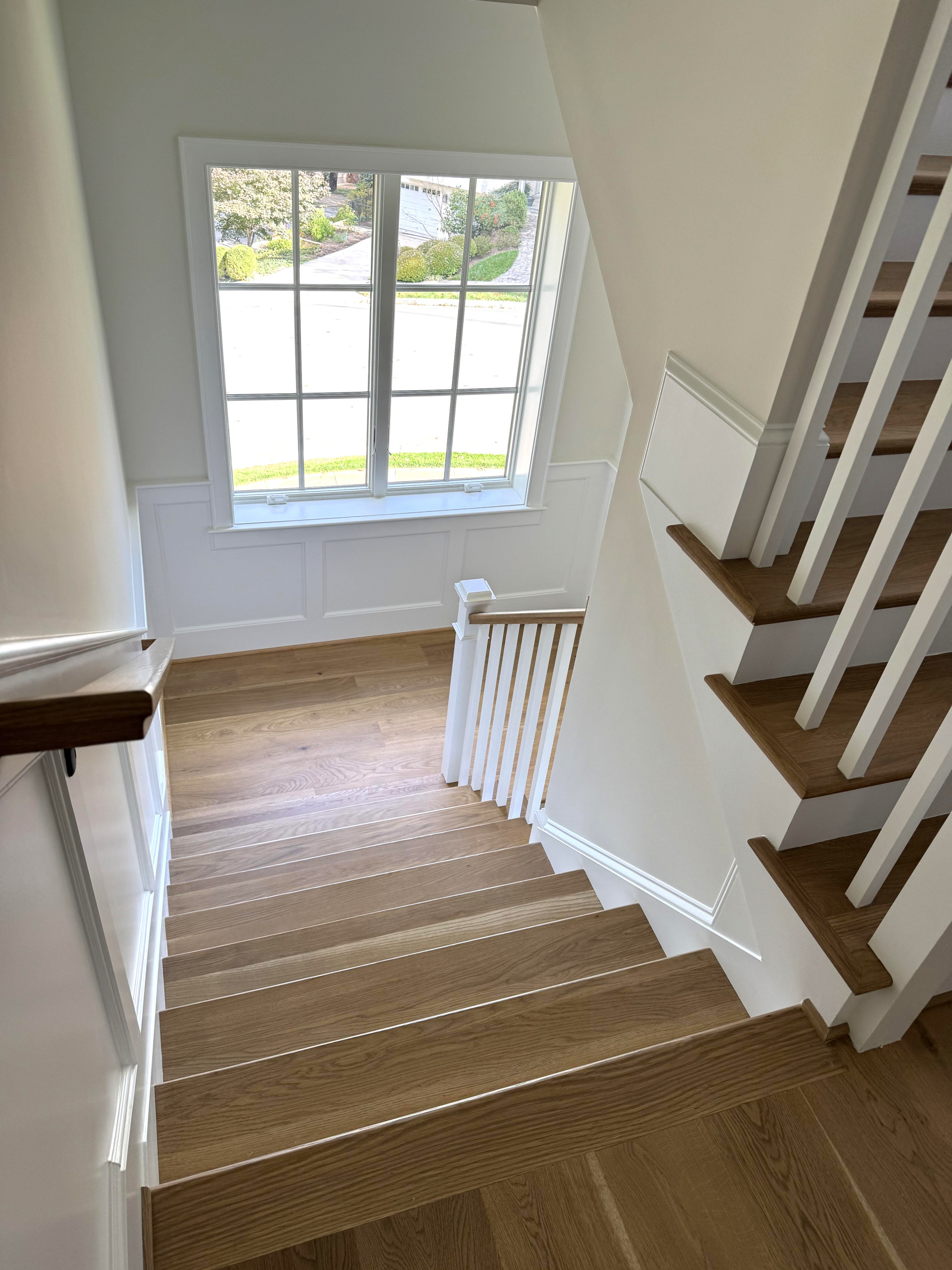 141_Timeless U Shaped Stair with Traditional Box Newels, Arlington, VA 22207