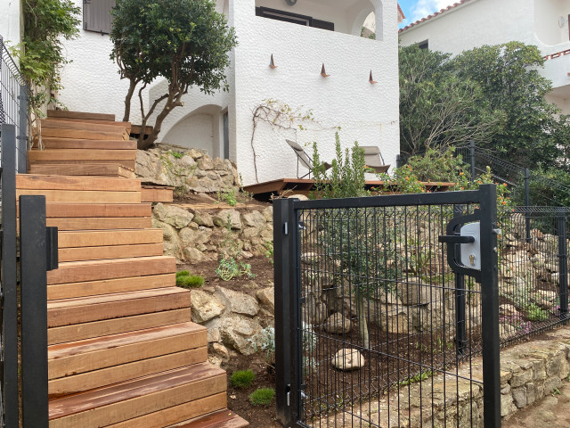 Jardin vue mer coastal-deck