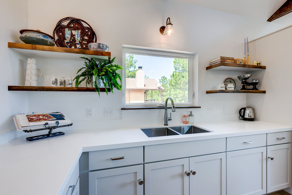 Example of a transitional kitchen design in Phoenix