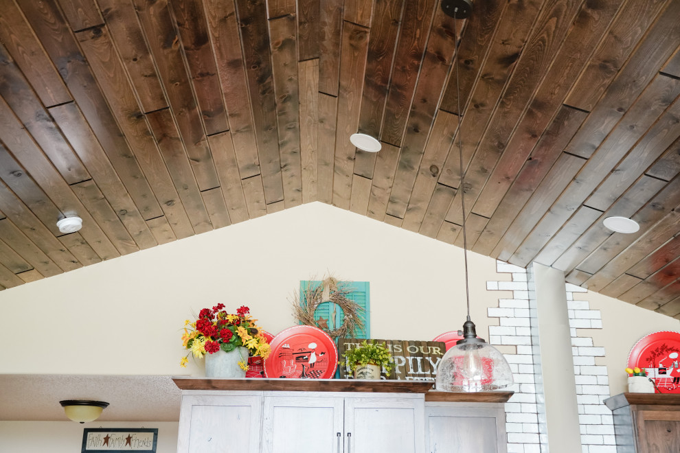Kitchen - rustic kitchen idea