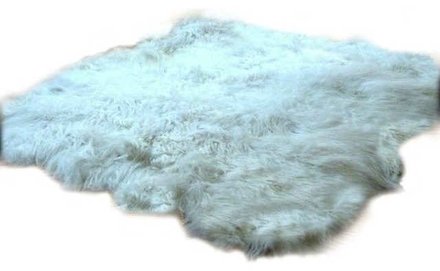 Thick and Shaggy Faux Fur Sheepskin Accent Rug / Random Shape, 5x7