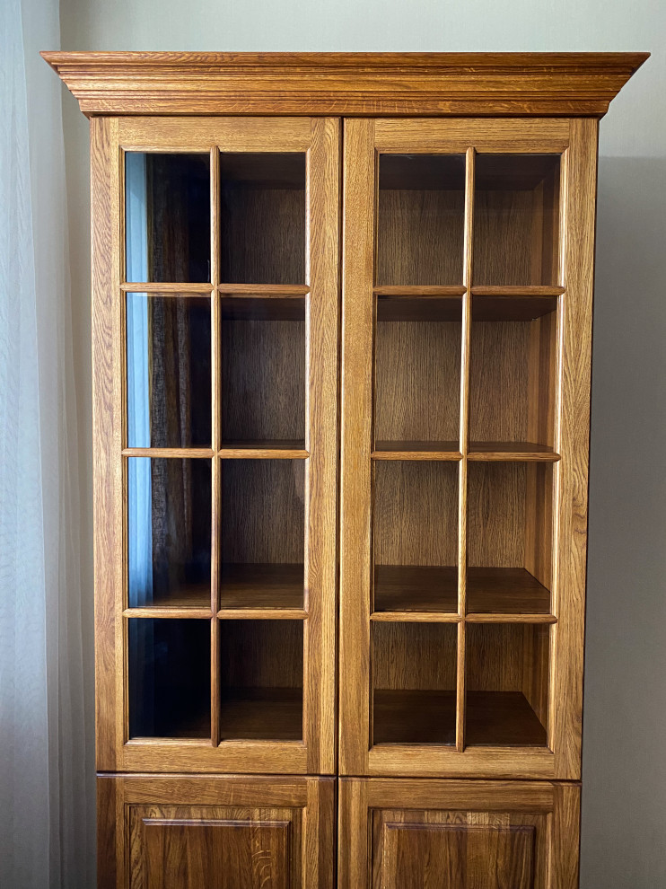 Книжный шкаф из дуба