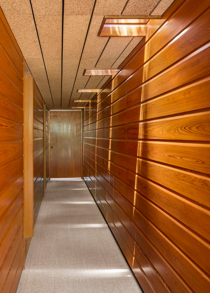 Design ideas for a midcentury hallway in Los Angeles.