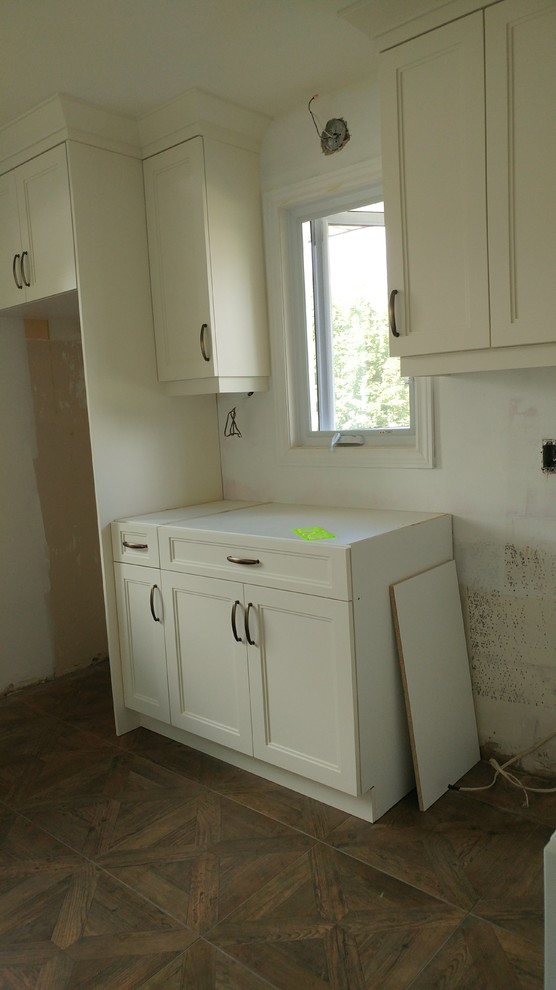 Which pattern for backsplash staggered brick or herringbone?