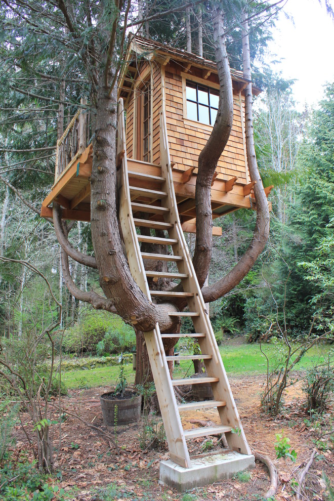 Example of a small mountain style home design design in Seattle