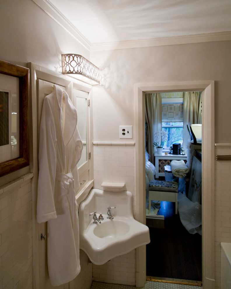 The 48th Symphony Designers' Show House Transitional Bathroom