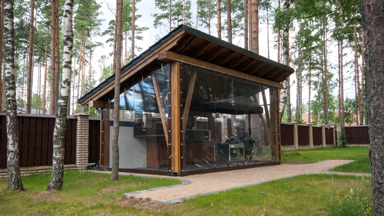 Загородный дом в послке "Морские террасы".летняя кухня