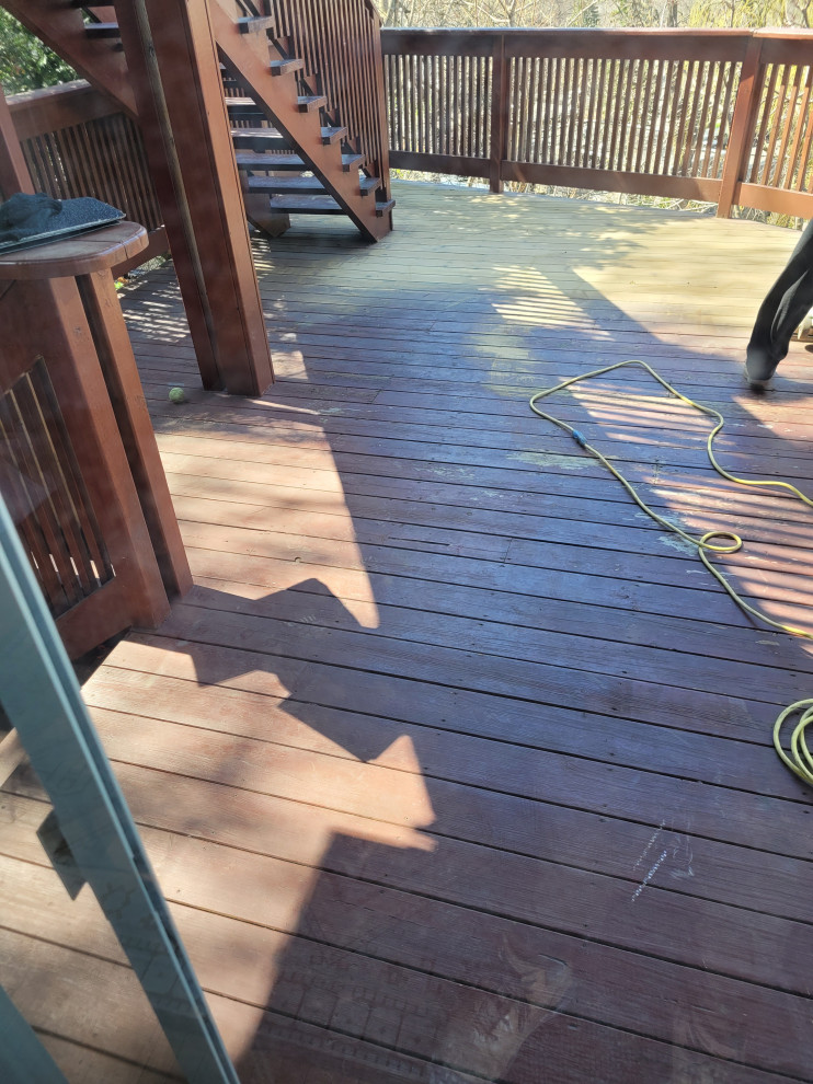 Deck Sanding & Staining