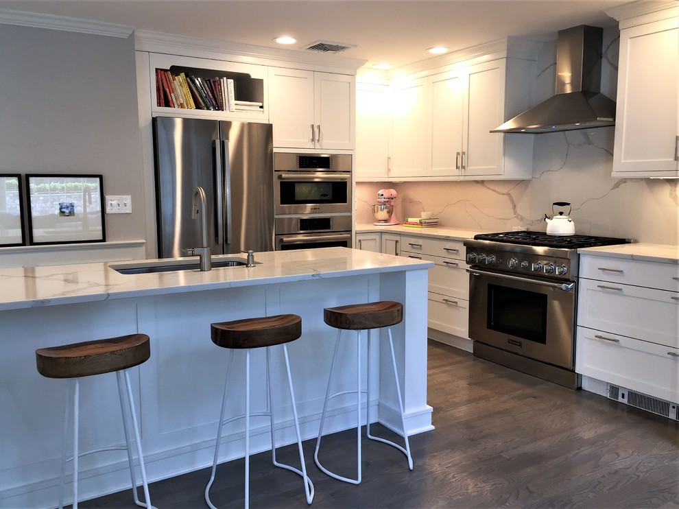 Transitional kitchen photo in New York